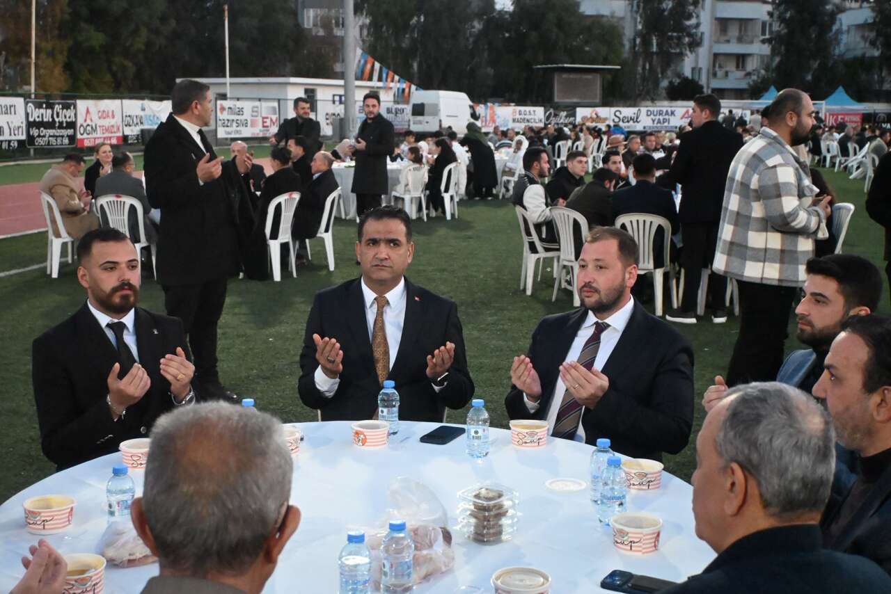 AK Parti Milas Teşkilatı İftar Sofrasında Buluştu 2